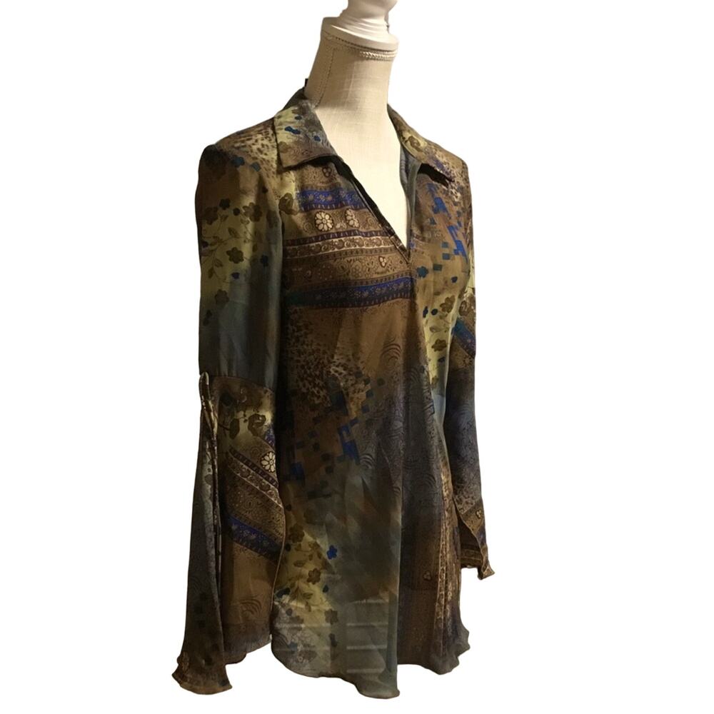 JKLA California Long ruffled sleeve top